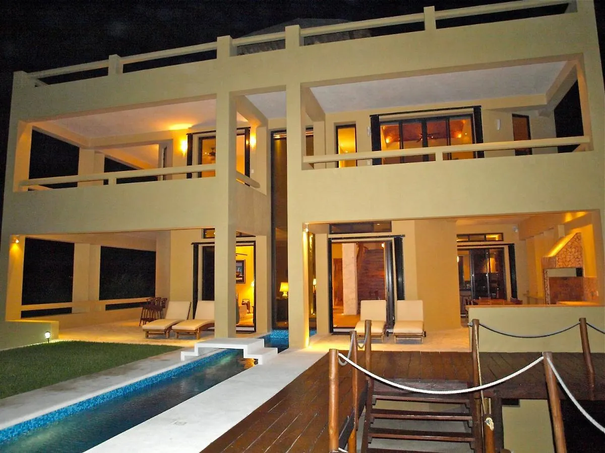 Casa Kukulcan - Seafront Villa, Punta Sur, Akumal, Maya Riveria Meksyk